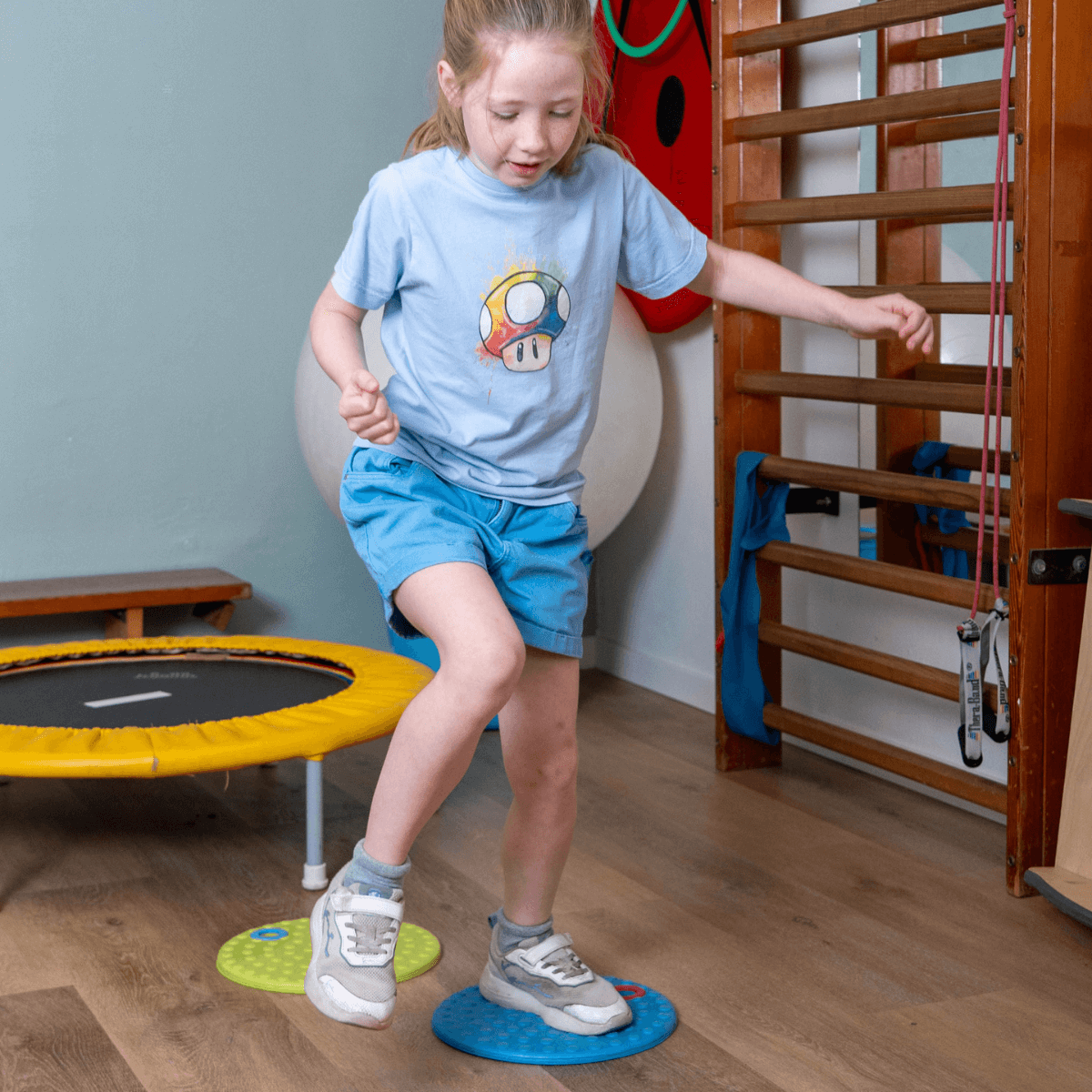 Bronzwaer Fysiotherapie en Kinderfysiotherapie oefening kind stappen